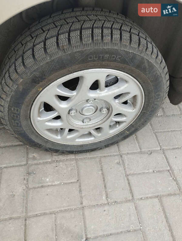 Седан Kia Clarus 1997 в Кривом Роге