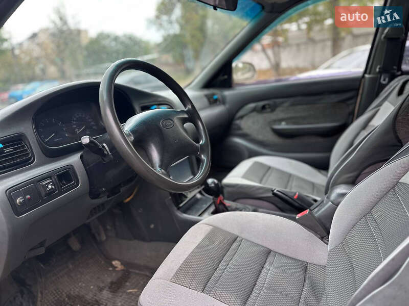 Седан Kia Clarus 1997 в Миколаєві