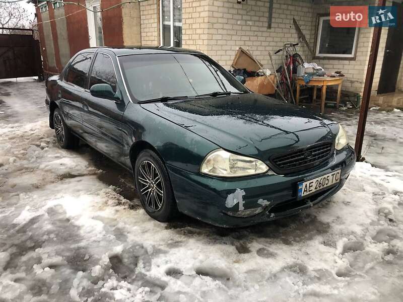 Седан Kia Clarus 1998 в Харькове