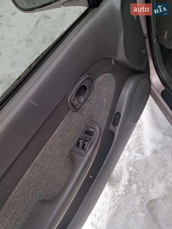 Седан Kia Clarus 1997 в Івано-Франківську