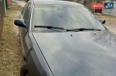 Седан Kia Clarus 1997 в Радивиліві