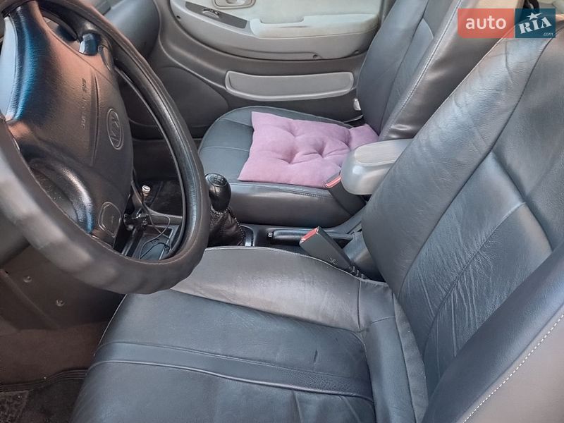 Седан Kia Clarus 1998 в Нетешине