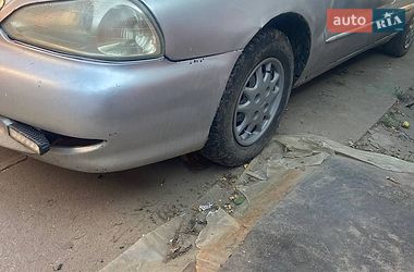 Седан Kia Clarus 1998 в Дергачах