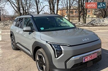 Позашляховик / Кросовер Kia EV3 2025 в Рівному