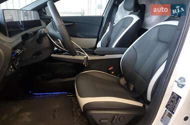 Позашляховик / Кросовер Kia EV6 2024 в 