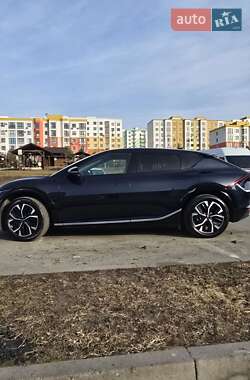 Позашляховик / Кросовер Kia EV6 2023 в 