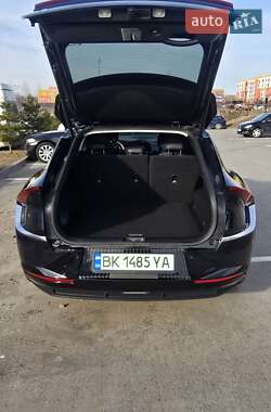 Позашляховик / Кросовер Kia EV6 2023 в 