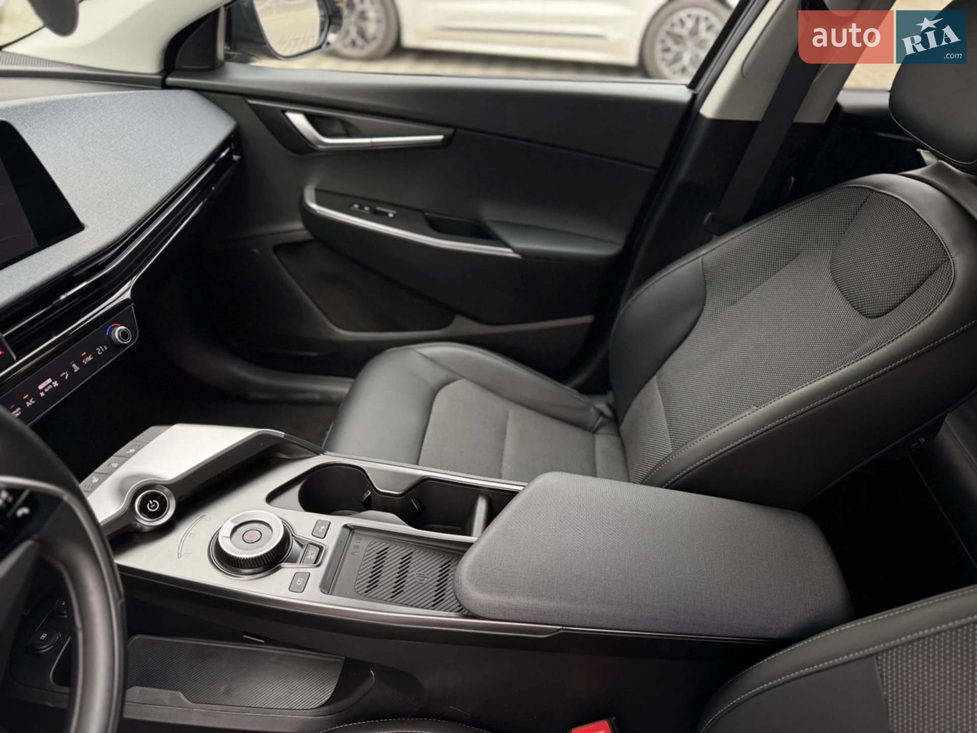 2023 Kia EV6 - мініатюра 21