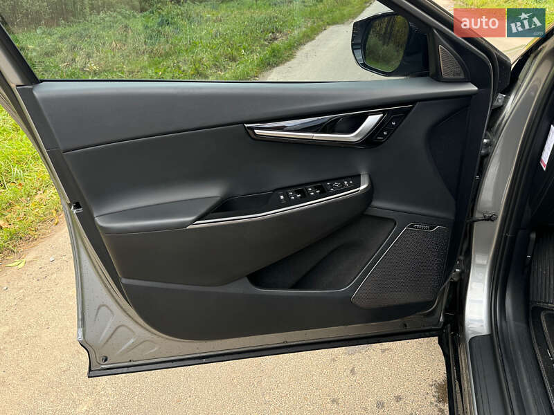 Позашляховик / Кросовер Kia EV6 2021 в Рівному фото 15 Позашляховик / Кросовер Kia EV6 2021 в Рівному