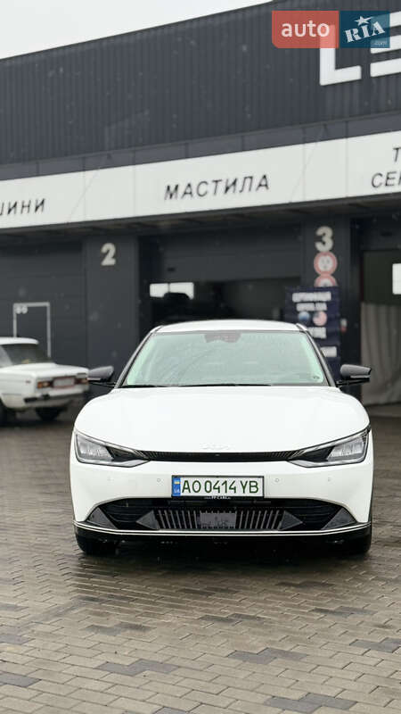 Внедорожник / Кроссовер Kia EV6 2023 в Хусте