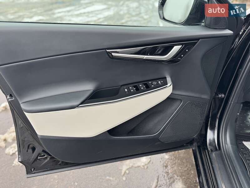 Позашляховик / Кросовер Kia EV6 2024 в Рівному