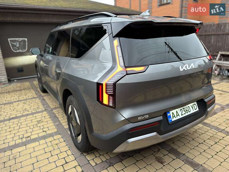 Kia EV9, фото з оголошення