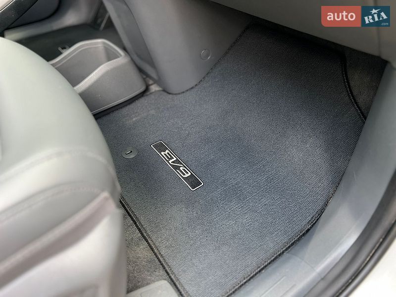 Позашляховик / Кросовер Kia EV9 2024 в Самборі