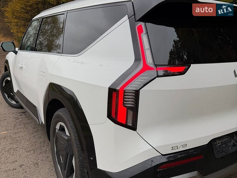 Позашляховик / Кросовер Kia EV9 2025 в Бориславі