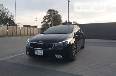 Седан Kia Forte 2016 в Ужгороді