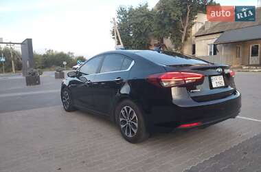 Седан Kia Forte 2016 в Ужгороді