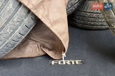 Седан Kia Forte 2013 в 