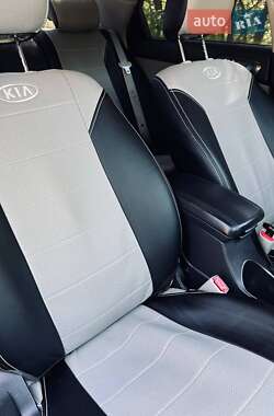 Седан Kia Forte 2012 в 