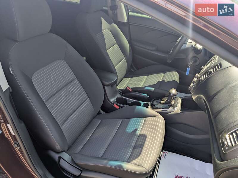 Седан Kia Forte 2016 в Киеве