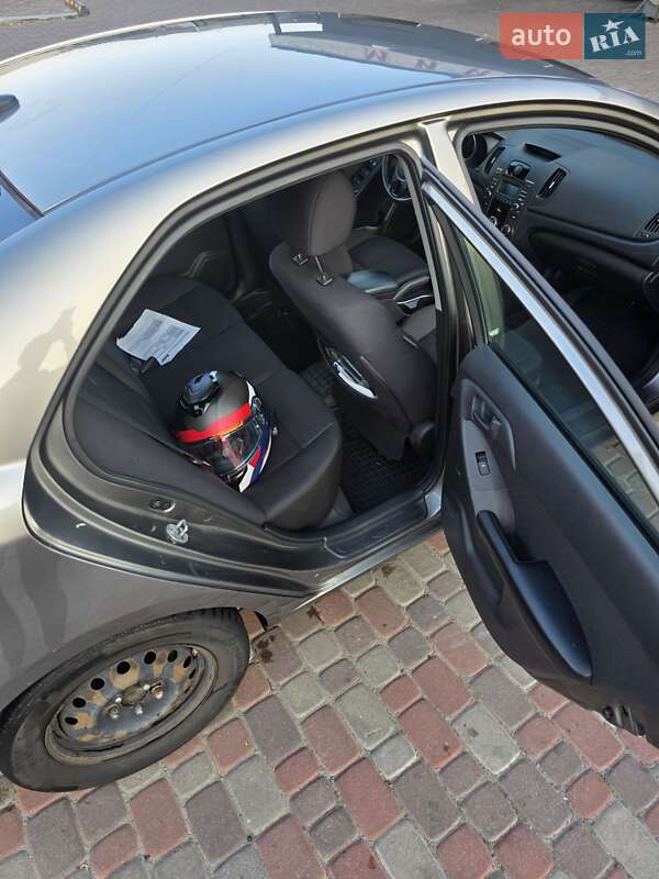 Седан Kia Forte 2011 в Києві фото 4 Седан Kia Forte 2011 в Києві