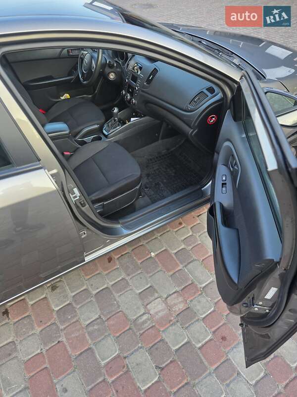 Седан Kia Forte 2011 в Києві фото 6 Седан Kia Forte 2011 в Києві
