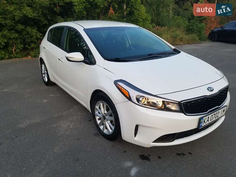 Хэтчбек Kia Forte 2016 в Киеве
