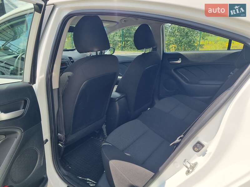 Седан Kia Forte 2016 в Дымере