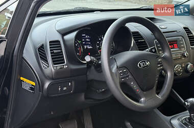 Хэтчбек Kia Forte 2016 в 
