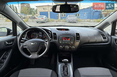 Хэтчбек Kia Forte 2016 в 