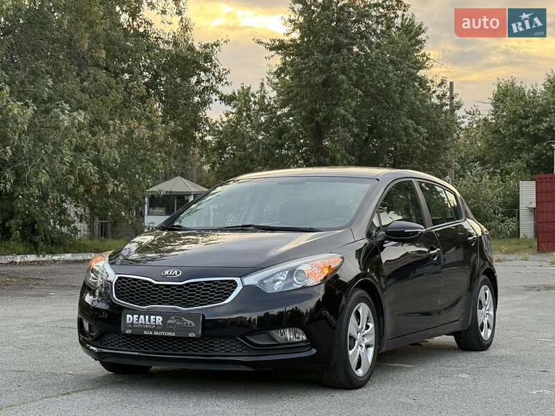 Хэтчбек Kia Forte 2016 в 