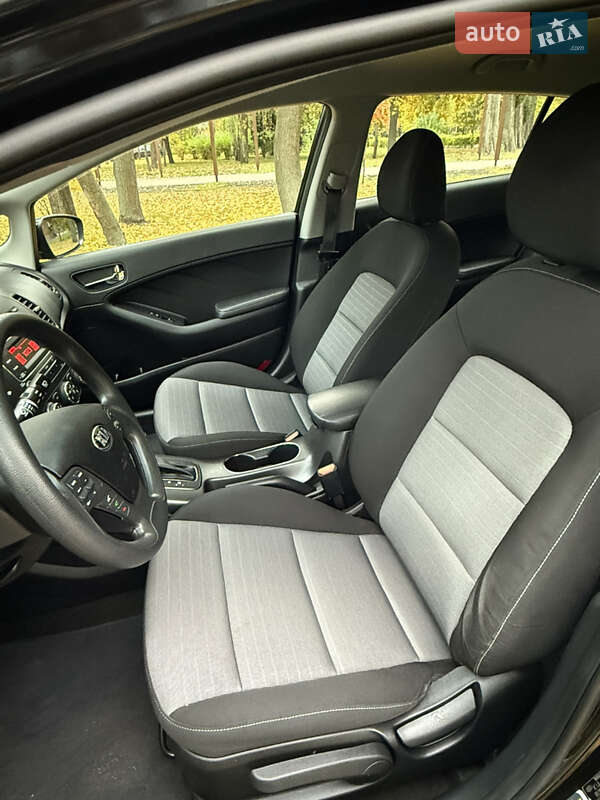 Хэтчбек Kia Forte 2016 в Киеве фото 14 Хэтчбек Kia Forte 2016 в Киеве