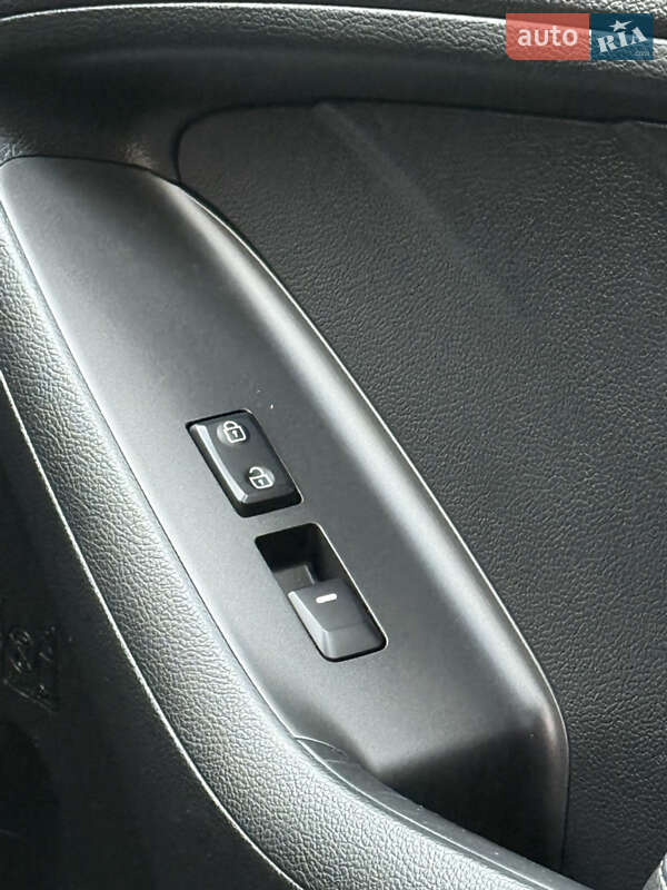 Хэтчбек Kia Forte 2016 в Киеве фото 19 Хэтчбек Kia Forte 2016 в Киеве