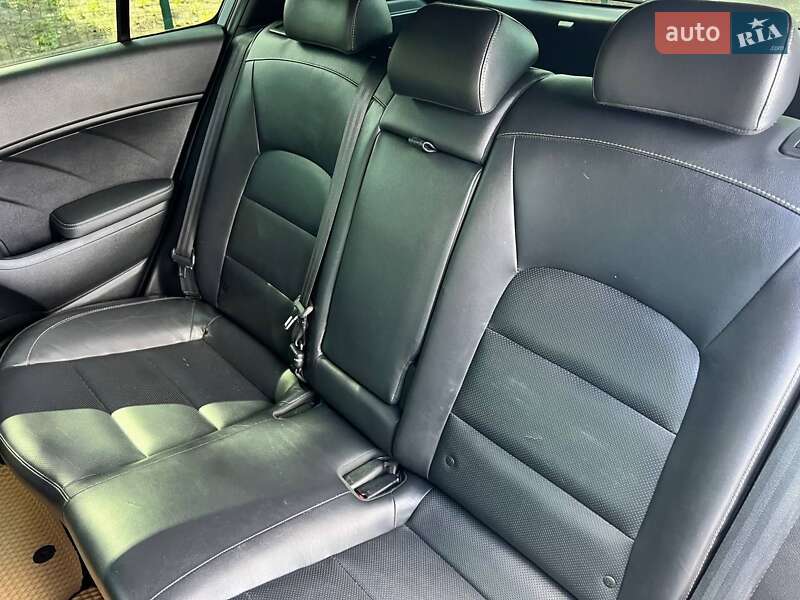 Хэтчбек Kia Forte 2017 в Умани