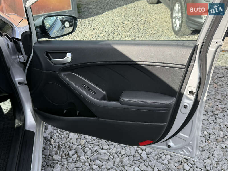 Седан Kia Forte 2017 в Стрые