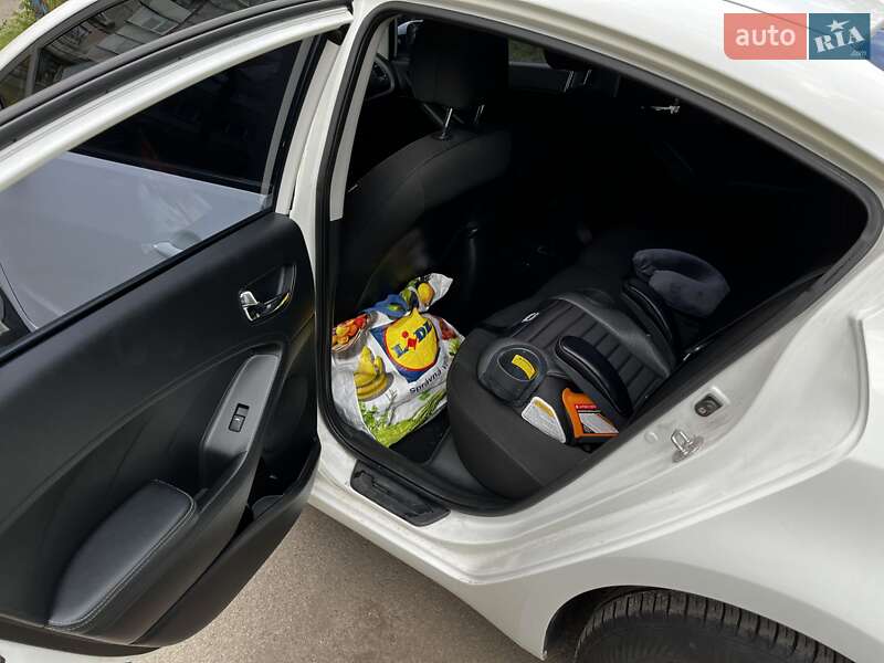 Седан Kia Forte 2016 в Киеве