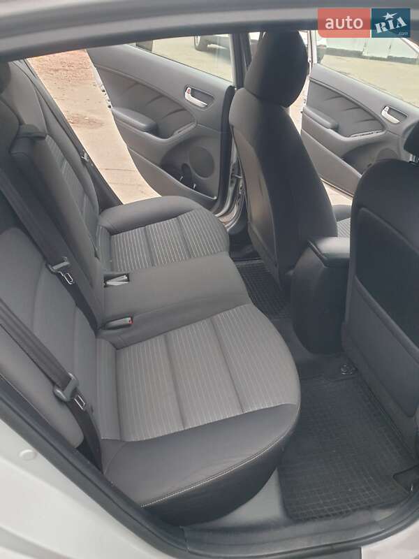 Седан Kia Forte 2016 в Киеве фото 15 Седан Kia Forte 2016 в Киеве