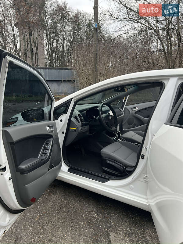 Седан Kia Forte 2016 в Киеве фото 7 Седан Kia Forte 2016 в Киеве