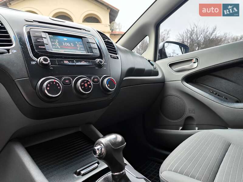 Седан Kia Forte 2016 в Киеве