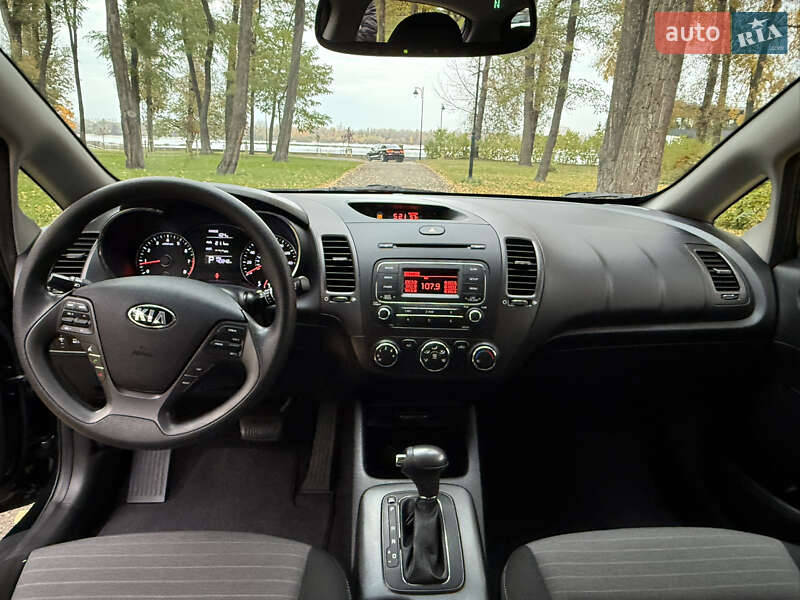 Хэтчбек Kia Forte 2016 в Киеве