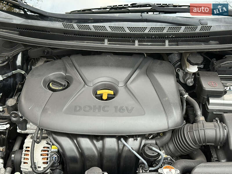 Хэтчбек Kia Forte 2016 в Киеве