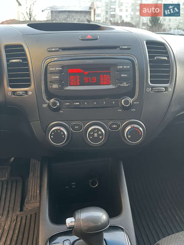 Седан Kia Forte 2016 в Львове