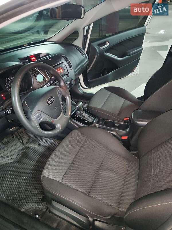 Хэтчбек Kia Forte 2016 в Киеве