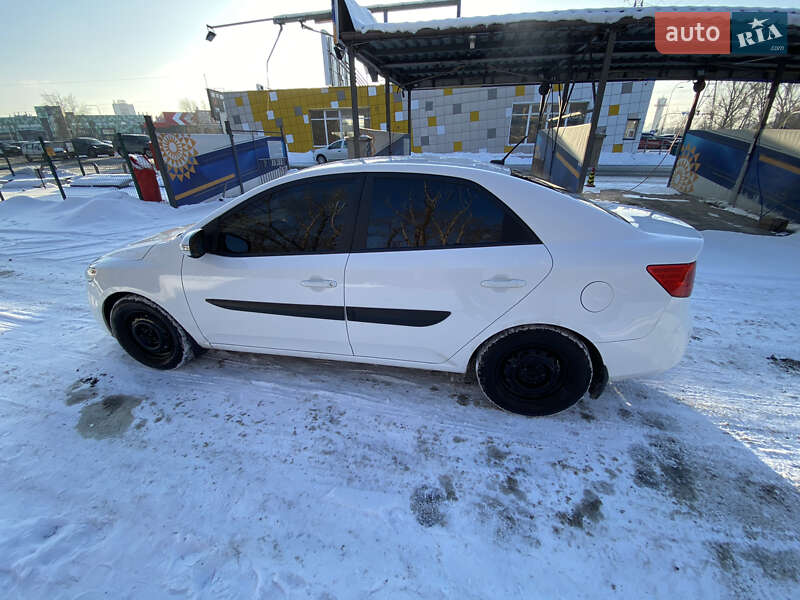 Седан Kia Forte 2010 в Киеве