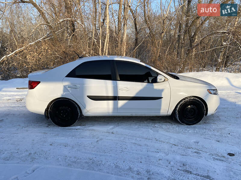 Седан Kia Forte 2010 в Киеве