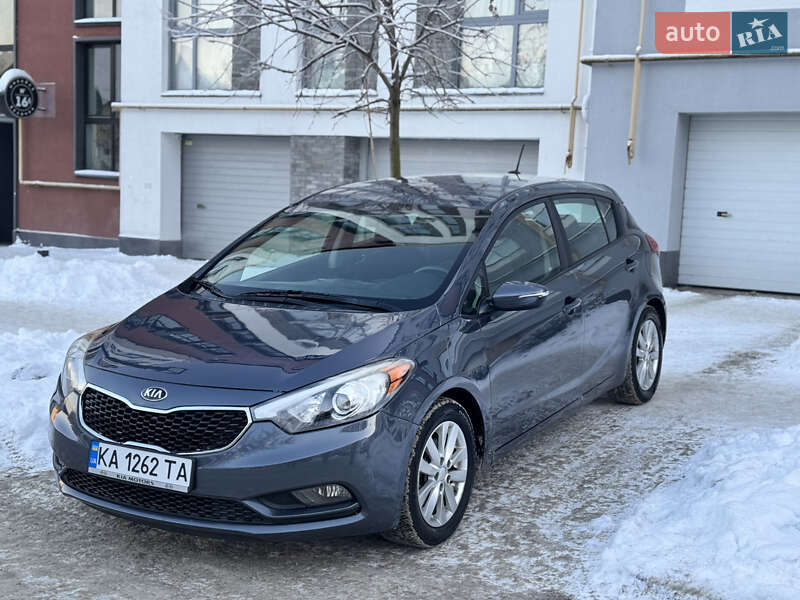 Хэтчбек Kia Forte 2015 в Киеве
