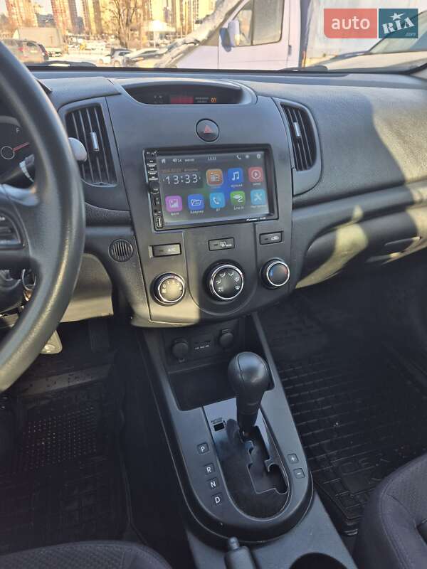 Купе Kia Forte 2010 в Киеве