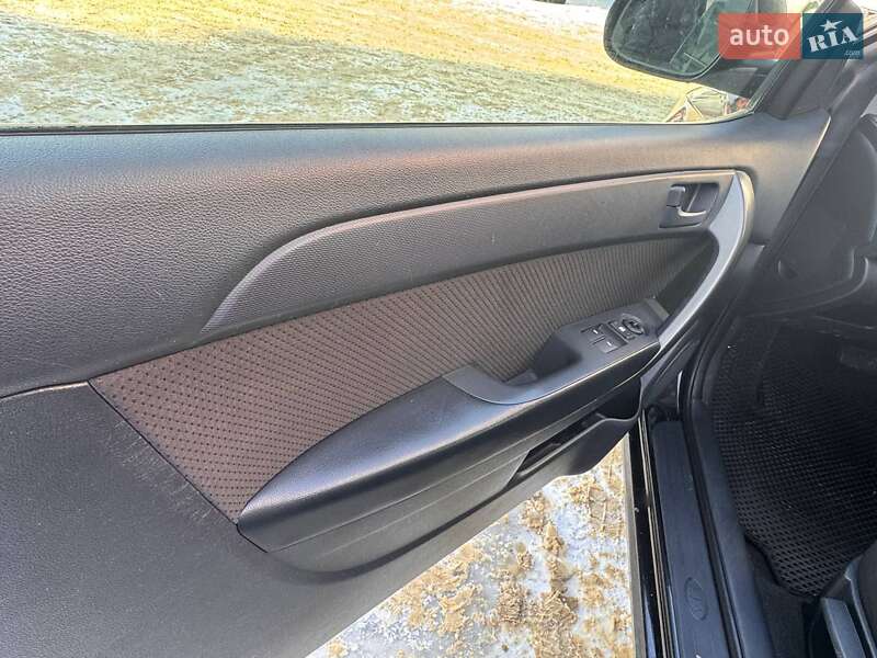 Купе Kia Forte 2011 в Харькове