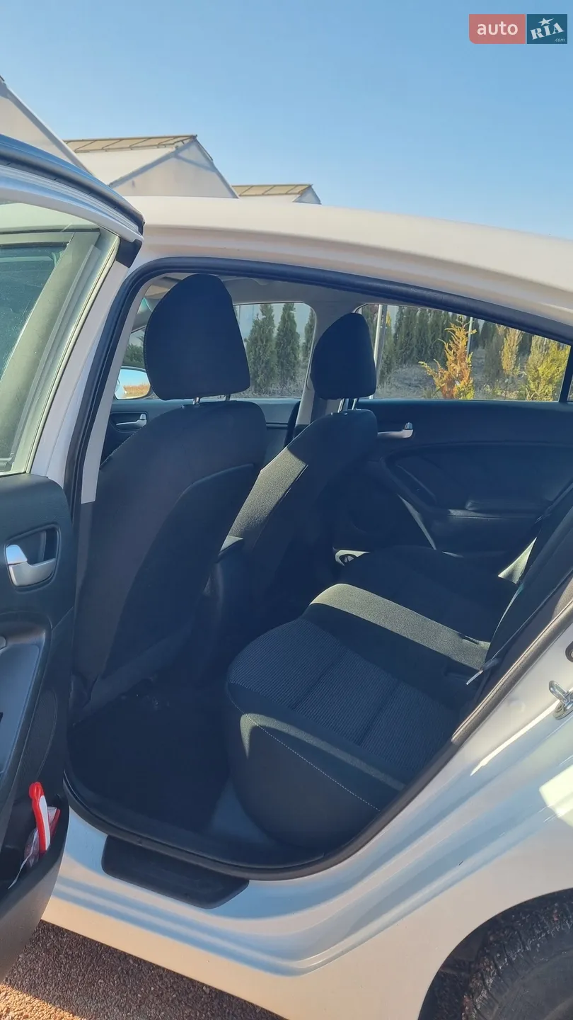 2016 Kia Forte - мініатюра 9