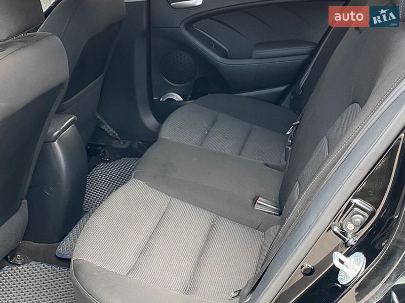 Хэтчбек Kia Forte 2016 в Киеве