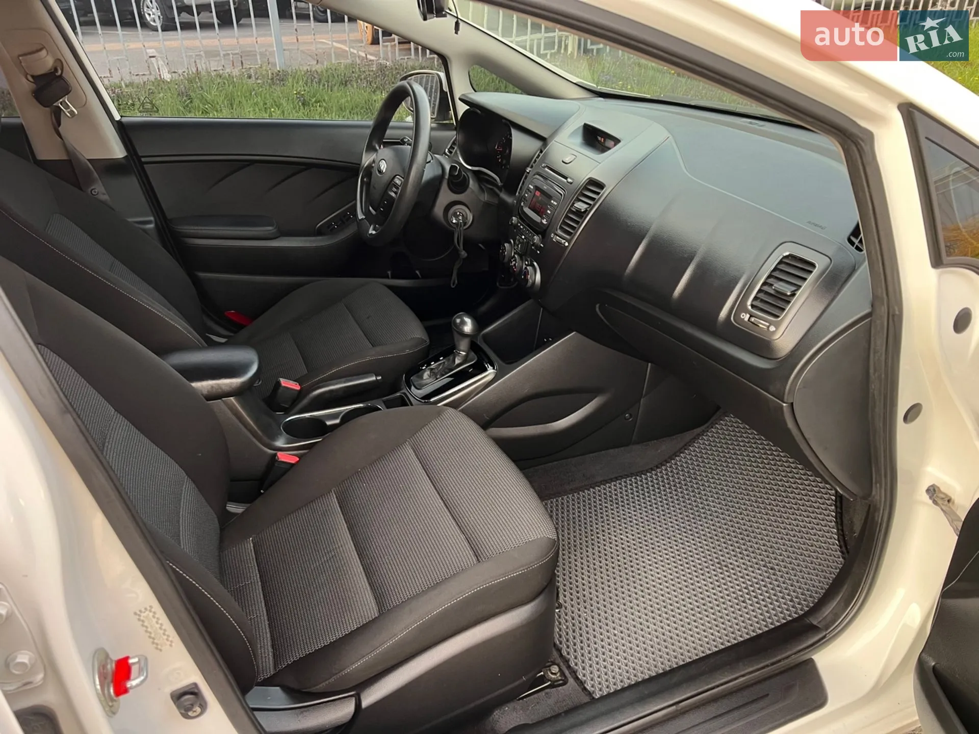 2016 Kia Forte - мініатюра 14